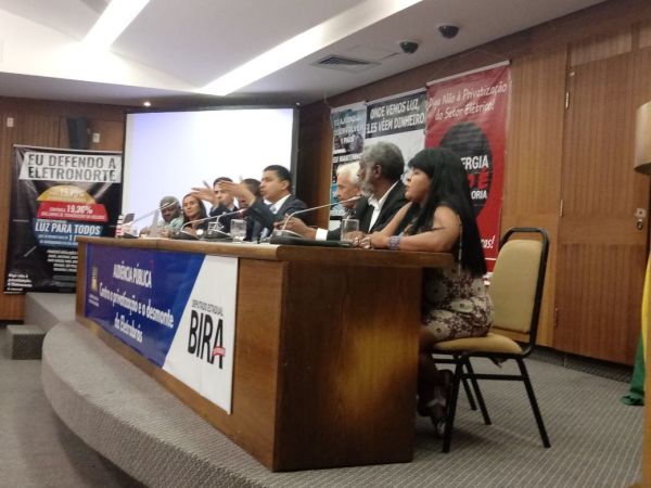 Matria da Tv assembleia sobre a audincia pblica contra a privatizao
