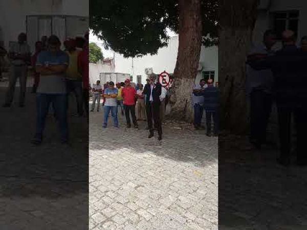 Wellington Diniz fala durante assembleia dos trabalhadores da CAEMA